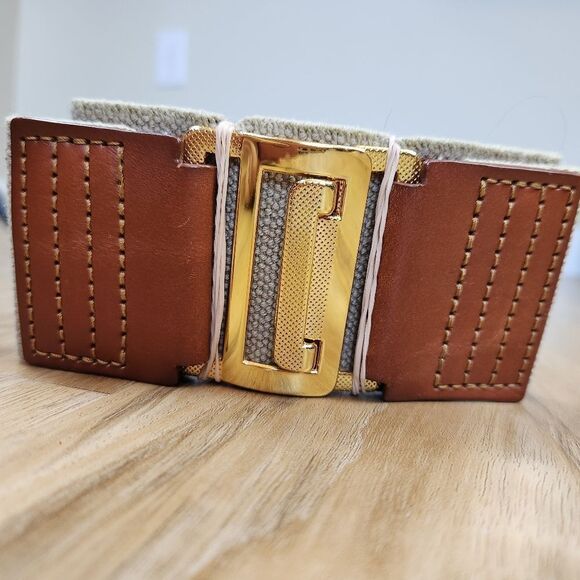💜Tan w/Gold Toned Interlocking Buckle Wide Elastic Belt - Picture 3 of 7